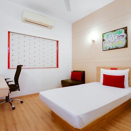 Red Fox By Lemon Tree Hotels, East Delhi Extérieur photo