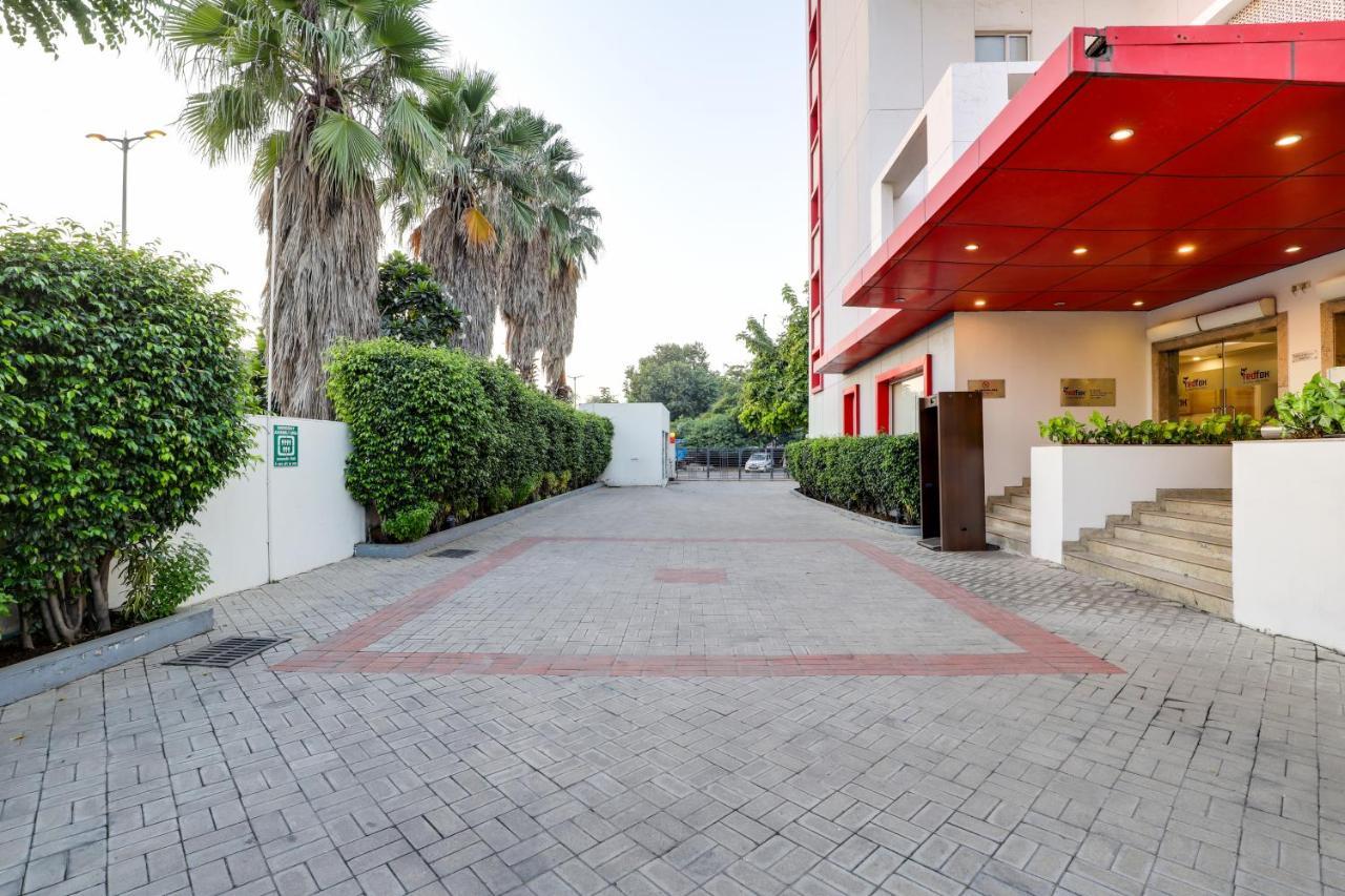 Red Fox By Lemon Tree Hotels, East Delhi Extérieur photo
