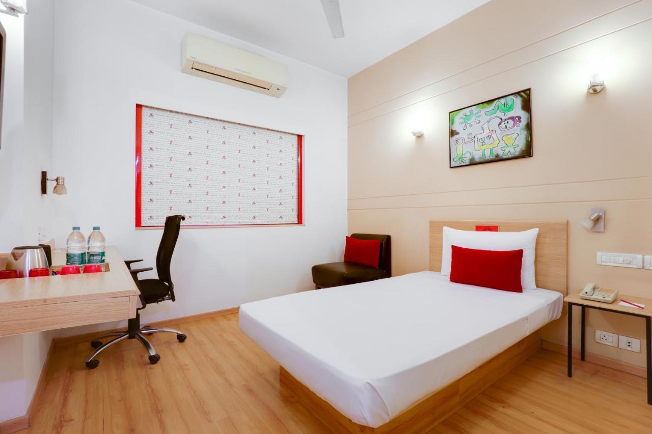 Red Fox By Lemon Tree Hotels, East Delhi Extérieur photo