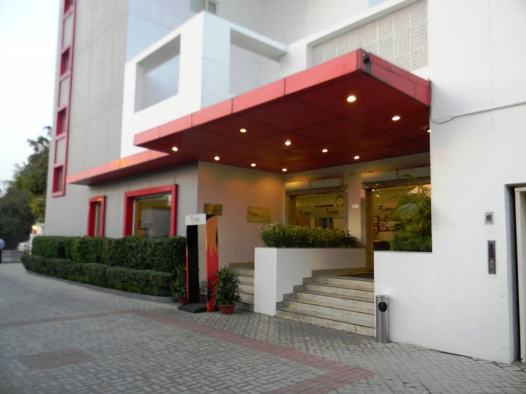 Red Fox By Lemon Tree Hotels, East Delhi Extérieur photo