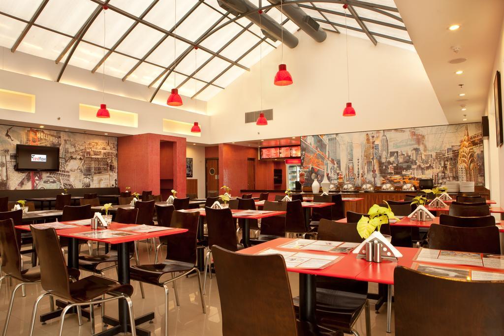 Red Fox By Lemon Tree Hotels, East Delhi Extérieur photo