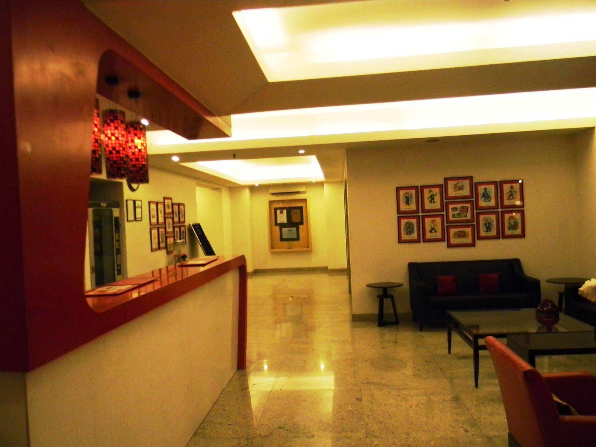 Red Fox By Lemon Tree Hotels, East Delhi Extérieur photo