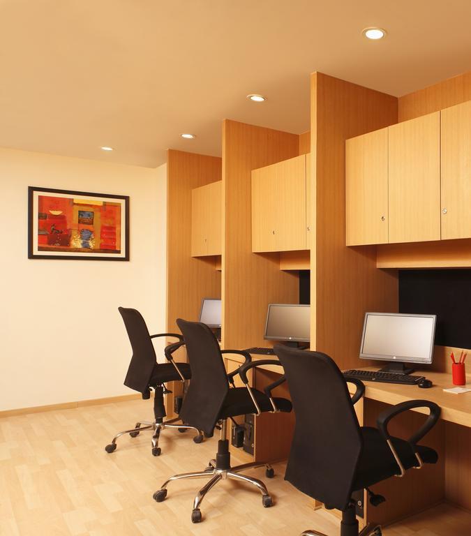 Red Fox By Lemon Tree Hotels, East Delhi Extérieur photo